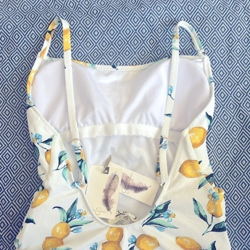 Brand New Jessica Simpson Lemons Printed Tie-Waist One-Piece Swimsuit Bra Cups